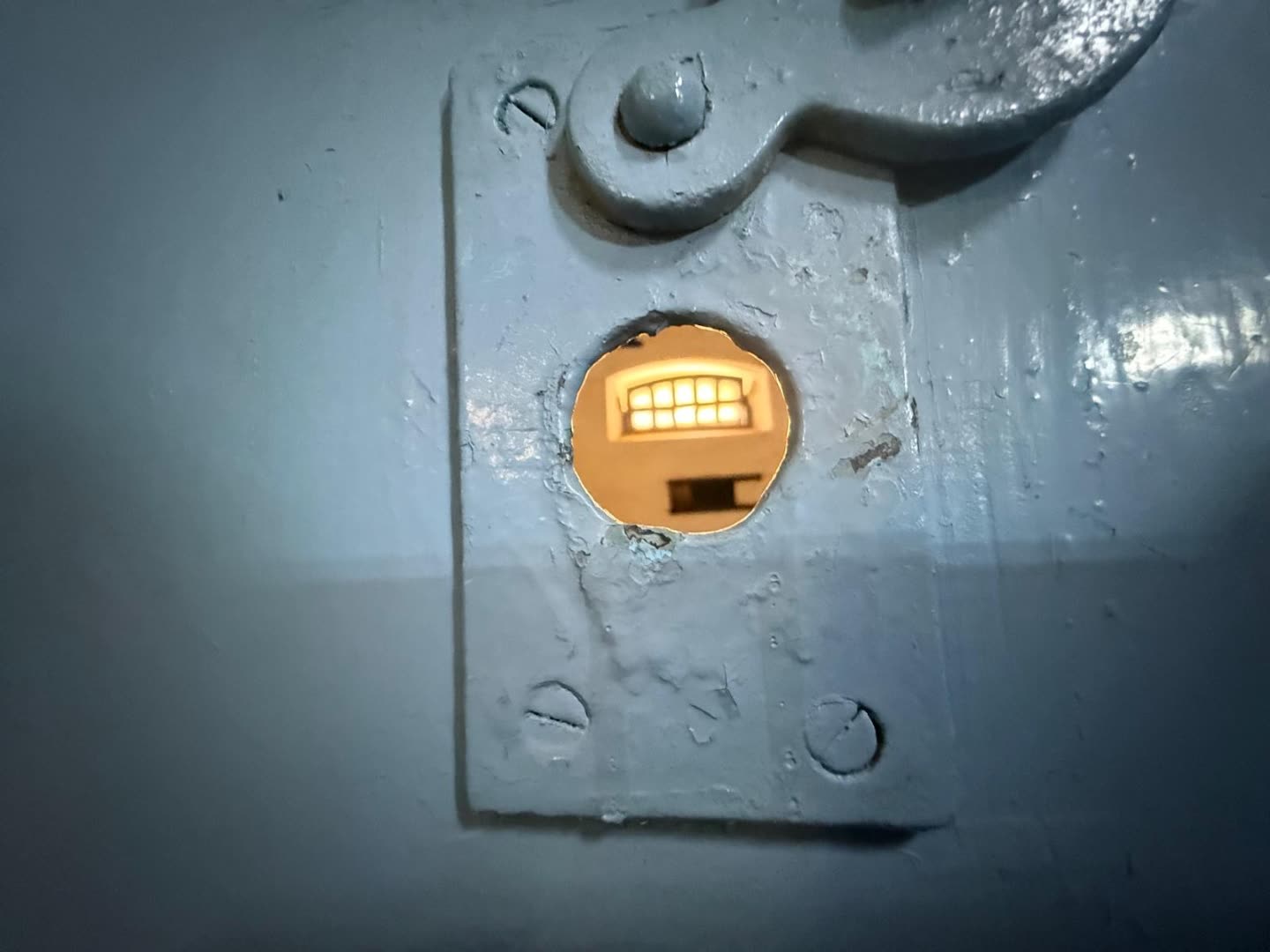 The peephole - light from the corridor